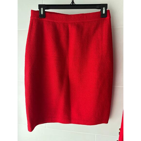 St.John suit jacket size 2 skirt size 6 . - Picture 14 of 15